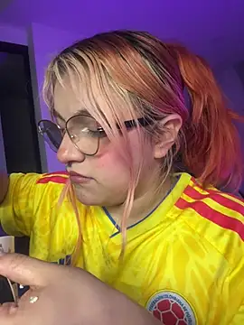 SophiaWeestt99 online show from July 4, 2:51 am