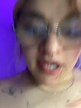 SophiaWeestt99 online show from July 6, 3:14 am