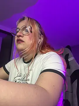 SophiaWeestt99 online show from July 7, 2:14 am