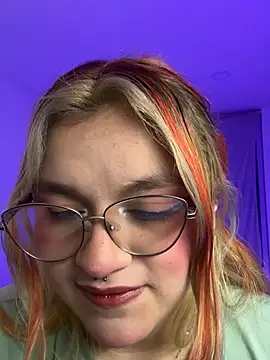 SophiaWeestt99 online show from July 23, 4:21 am
