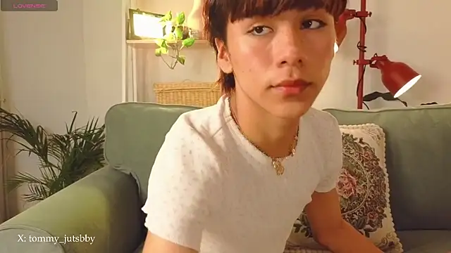 Snapshot of Tommyfoxboy chatting on June 6, 1:38 pm Tommyfoxboy online show from June 6, 1:38 pm