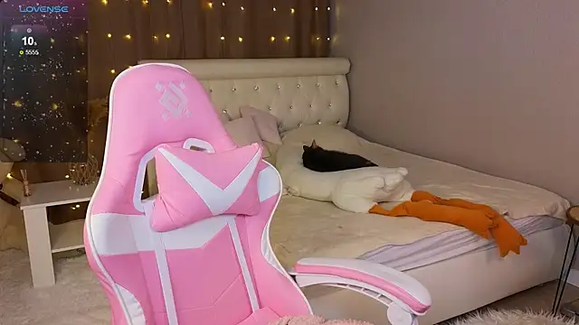 barbieee b online show from December 10, 4:34 am