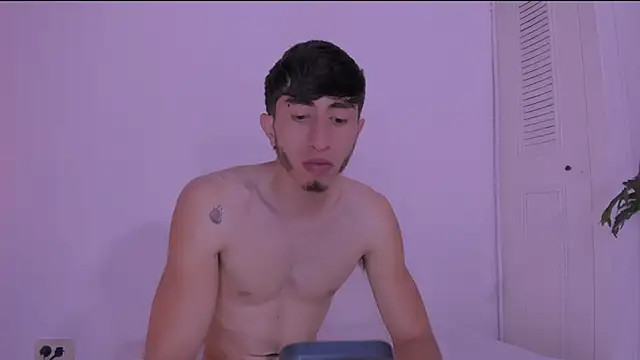 Snapshot of Miiafoxxx chatting on September 30, 2:27 am Miiafoxxx online show from September 30, 2:27 am