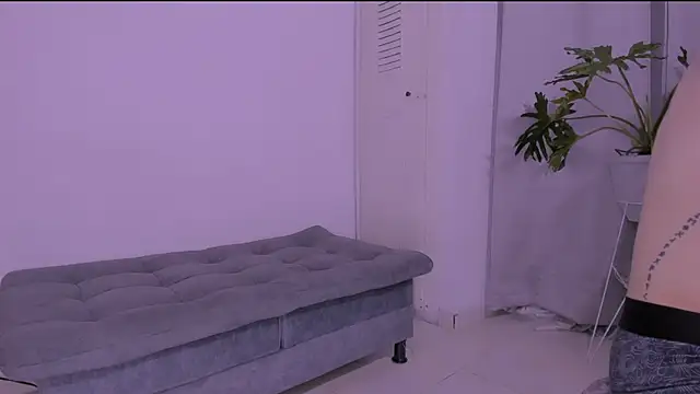 Snapshot of Miiafoxxx chatting on November 3, 2:24 am Miiafoxxx online show from November 3, 2:24 am