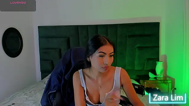 ZaraLim online show from January 13, 6:02 pm