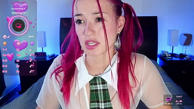 luccycollins  online show from May 28, 3:31 pm