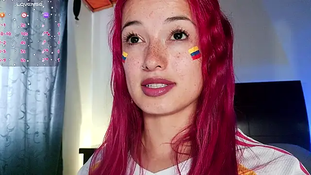 luccycollins  online show from June 27, 3:06 pm