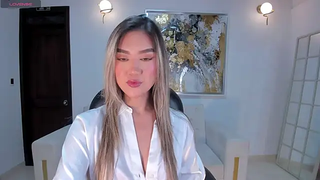 Snapshot of RebeccaHudson chatting on January 22, 3:20 am RebeccaHudson online show from January 22, 3:20 am