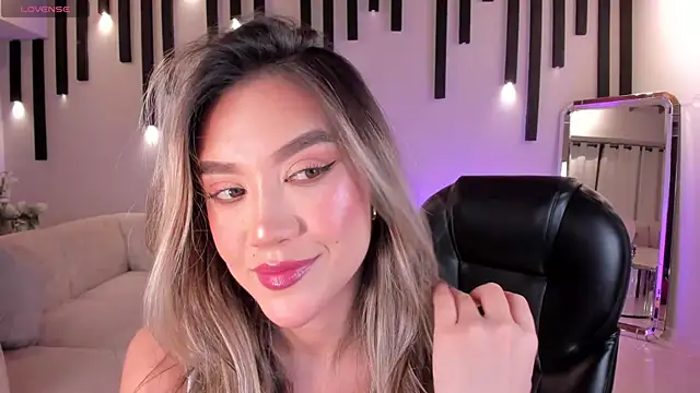 Snapshot of RebeccaHudson chatting on January 30, 3:22 am RebeccaHudson online show from January 30, 3:22 am