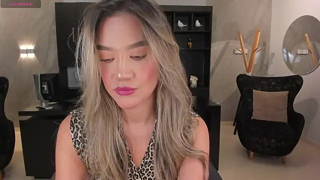 Snapshot of RebeccaHudson chatting on February 7, 3:12 am RebeccaHudson online show from February 7, 3:12 am