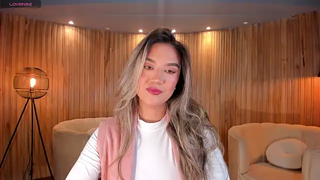 Snapshot of RebeccaHudson chatting on February 8, 3:08 am RebeccaHudson online show from February 8, 3:08 am