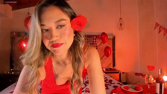 Snapshot of RebeccaHudson chatting on February 15, 4:14 am RebeccaHudson online show from February 15, 4:14 am