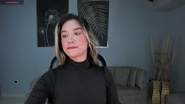 Snapshot of RebeccaHudson chatting on February 23, 11:14 pm RebeccaHudson online show from February 23, 11:14 pm