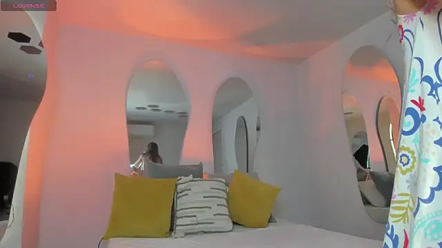 Snapshot of RebeccaHudson chatting on March 7, 3:08 am RebeccaHudson online show from March 7, 3:08 am