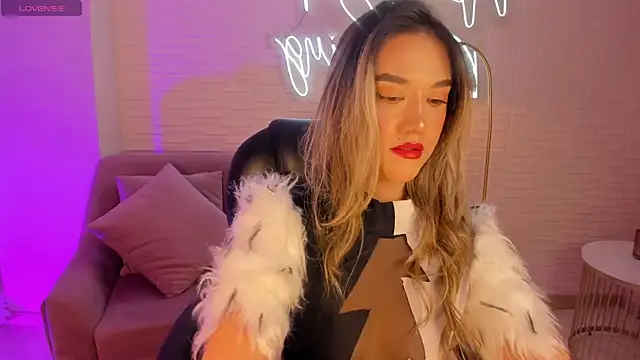 Snapshot of RebeccaHudson chatting on March 10, 12:18 am RebeccaHudson online show from March 10, 12:18 am