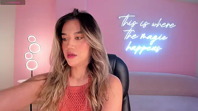 Snapshot of RebeccaHudson chatting on March 12, 2:52 am RebeccaHudson online show from March 12, 2:52 am