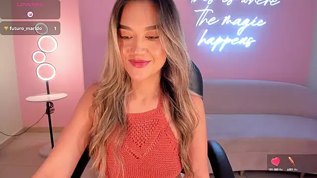 Snapshot of RebeccaHudson chatting on March 12, 5:57 am RebeccaHudson online show from March 12, 5:57 am