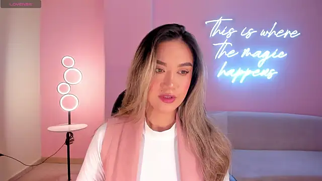 Snapshot of RebeccaHudson chatting on March 13, 3:00 am RebeccaHudson online show from March 13, 3:00 am