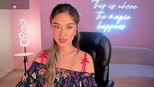 Snapshot of RebeccaHudson chatting on March 14, 2:53 am RebeccaHudson online show from March 14, 2:53 am