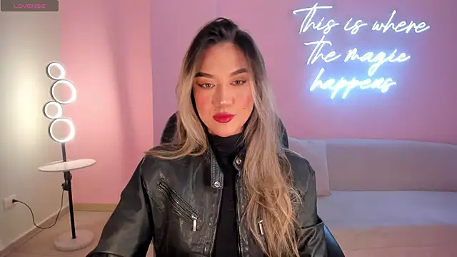 Snapshot of RebeccaHudson chatting on March 15, 3:07 am RebeccaHudson online show from March 15, 3:07 am