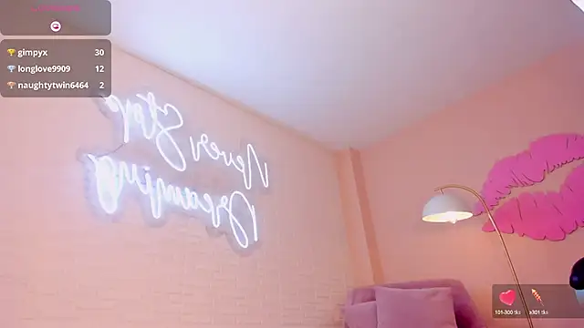 Snapshot of RebeccaHudson chatting on March 19, 9:06 am RebeccaHudson online show from March 19, 9:06 am