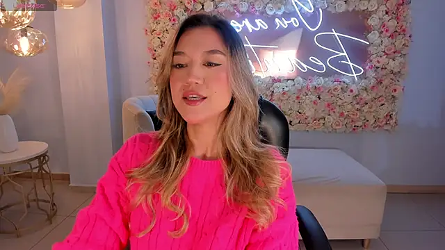 Snapshot of RebeccaHudson chatting on October 6, 7:55 pm RebeccaHudson online show from October 6, 7:55 pm