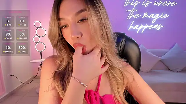 Snapshot of RebeccaHudson chatting on October 28, 7:05 pm RebeccaHudson online show from October 28, 7:05 pm