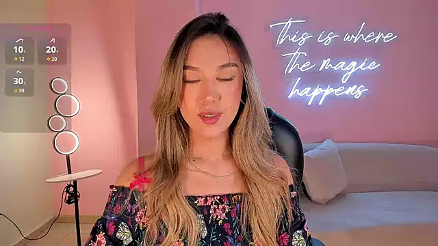 Snapshot of RebeccaHudson chatting on October 30, 7:25 pm RebeccaHudson online show from October 30, 7:25 pm