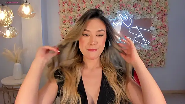 RebeccaHudson online show from November 10, 7:02 pm