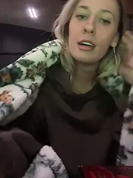 Snapshot of M1ssyk1ssy chatting on December 30, 12:11 am M1ssyk1ssy online show from December 30, 12:11 am