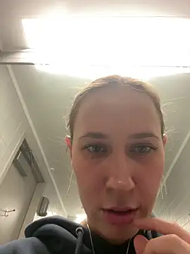 Snapshot of M1ssyk1ssy chatting on January 2, 3:40 pm M1ssyk1ssy online show from January 2, 3:40 pm