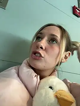 Snapshot of M1ssyk1ssy chatting on January 7, 6:14 pm M1ssyk1ssy online show from January 7, 6:14 pm