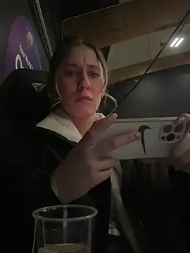 Snapshot of M1ssyk1ssy chatting on February 2, 10:28 pm M1ssyk1ssy online show from February 2, 10:28 pm