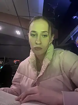 Snapshot of M1ssyk1ssy chatting on February 8, 2:04 am M1ssyk1ssy online show from February 8, 2:04 am