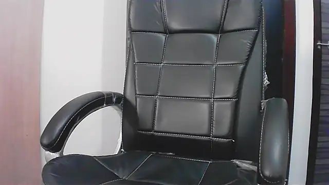 collage hoty online show from April 11, 2:27 am