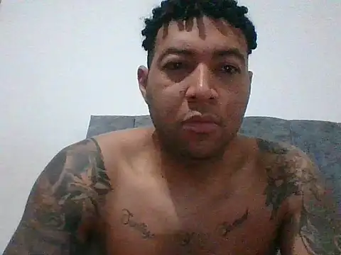 Snapshot of Morenocosta12 chatting on September 18, 4:25 am Morenocosta12 online show from September 18, 4:25 am