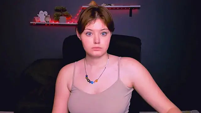 Snapshot of nikole_kitt chatting on December 20, 11:16 pm nikole kitt online show from December 20, 11:16 pm