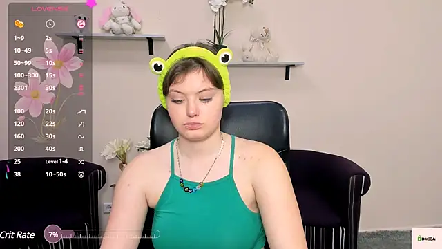Snapshot of nikole_kitt chatting on December 23, 10:44 pm nikole kitt online show from December 23, 10:44 pm