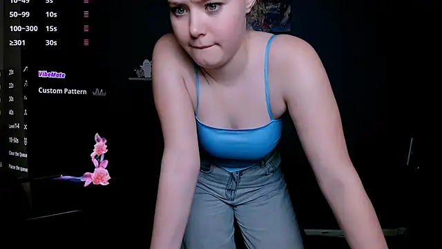 Snapshot of nikole_kitt chatting on December 28, 2:43 am nikole kitt online show from December 28, 2:43 am