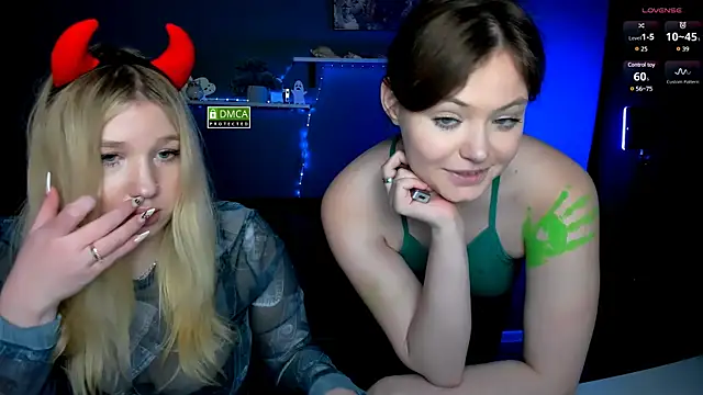 Snapshot of nikole_kitt chatting on January 31, 11:03 pm nikole kitt online show from January 31, 11:03 pm