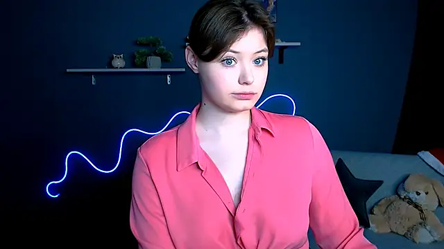 Snapshot of nikole_kitt chatting on February 8, 8:10 pm nikole kitt online show from February 8, 8:10 pm