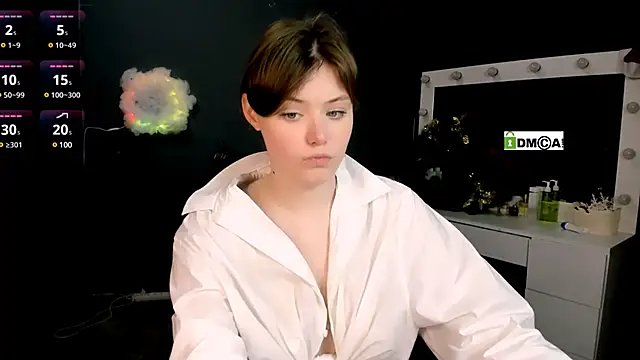 Snapshot of nikole_kitt chatting on February 11, 4:44 am nikole kitt online show from February 11, 4:44 am
