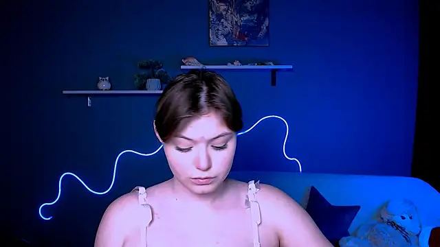 Snapshot of nikole_kitt chatting on February 12, 12:16 am nikole kitt online show from February 12, 12:16 am