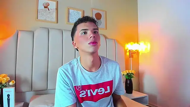 SEANTROYY online show from October 24, 4:09 am