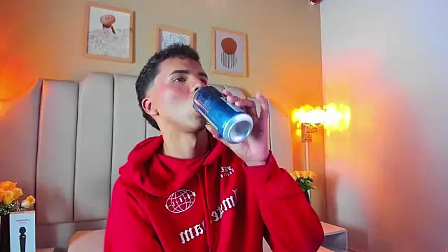 SEANTROYY online show from October 25, 12:18 am