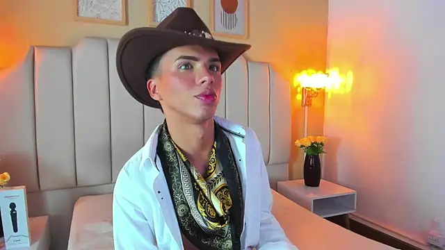 SEANTROYY online show from October 31, 10:00 pm