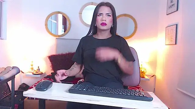 Snapshot of zoe_hecate_sexx chatting on February 19, 9:49 am zoe hecate sexx online show from February 19, 9:49 am
