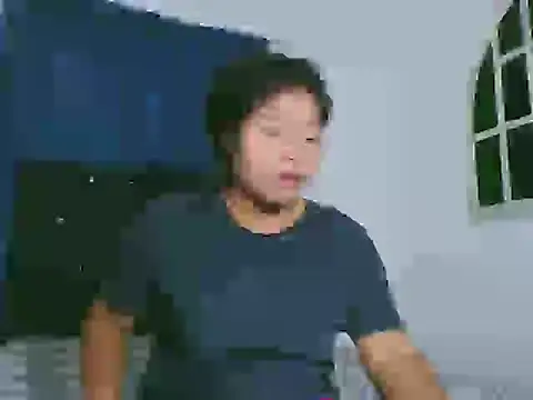Snapshot of JenniferChian chatting on April 17, 1:30 am JenniferChian online show from April 17, 1:30 am