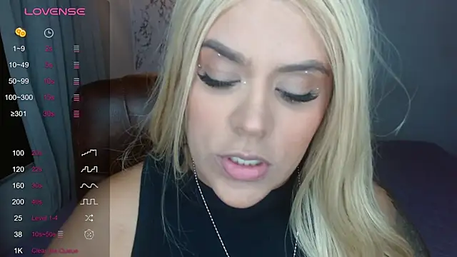 SofiaaCortes online show from December 17, 1:18 am