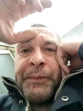 Snapshot of Andrzej-M chatting on November 12, 11:54 am Andrzej-M online show from November 12, 11:54 am